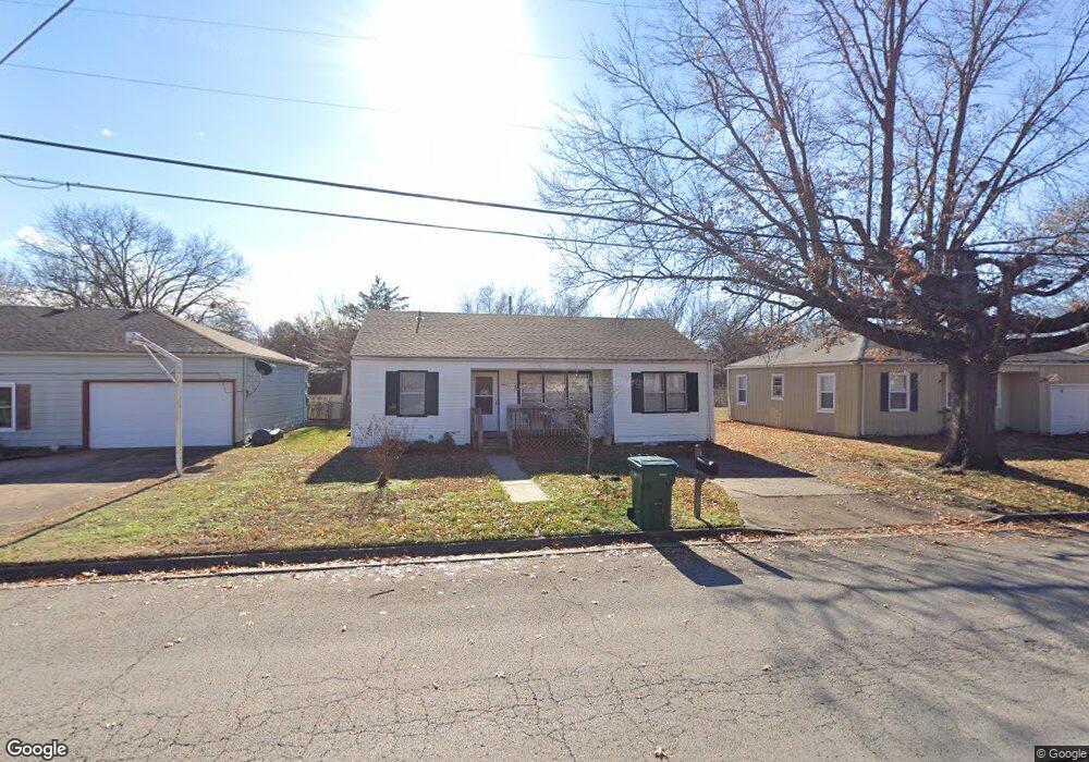 2804 Briggs Ave, Parsons, KS 67357 - photo 1