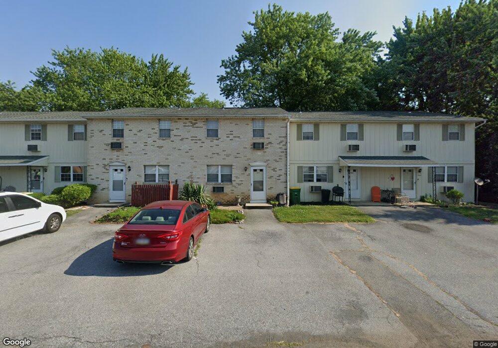 1043 Pine Grove Cir, Allentown, PA 18106 - photo 1