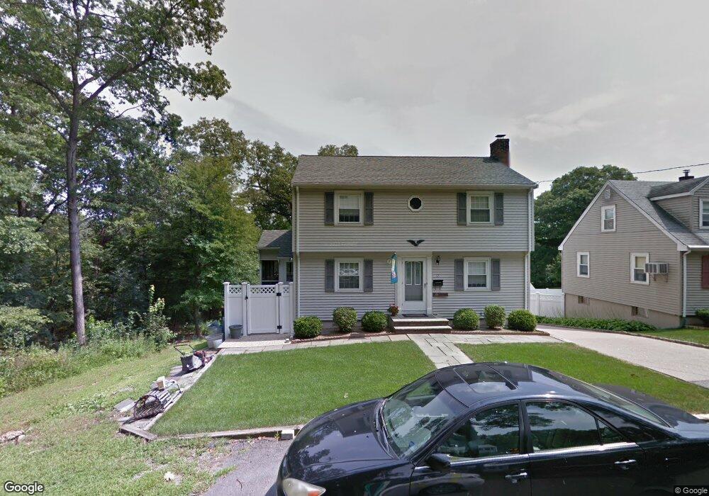 17 Richardson Rd, Stoneham, MA 02180 - photo 1