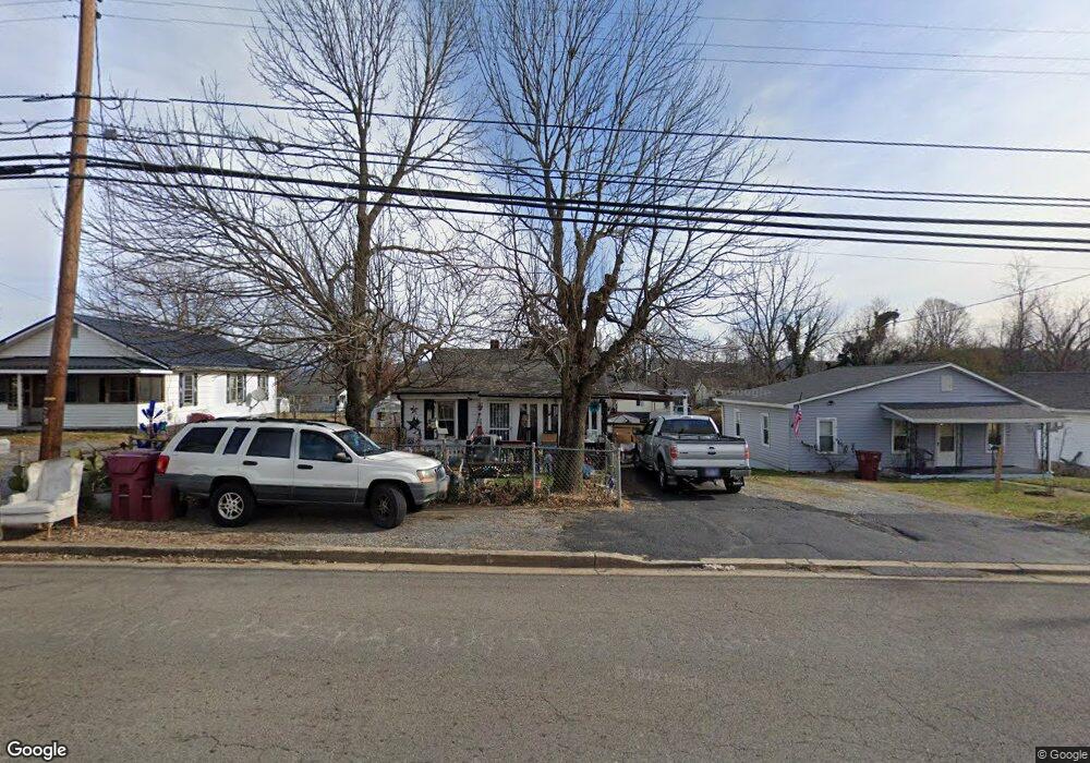 2206 E Unaka Ave, Johnson City, TN 37601 - photo 1