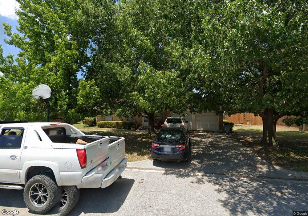 1107 N Taylor St, Gainesville, TX 76240 - photo 1