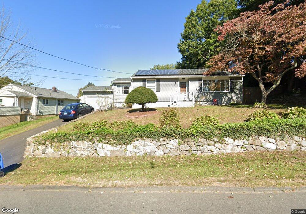 305 Pearl Lake Rd, Waterbury, CT 06706 - photo 1