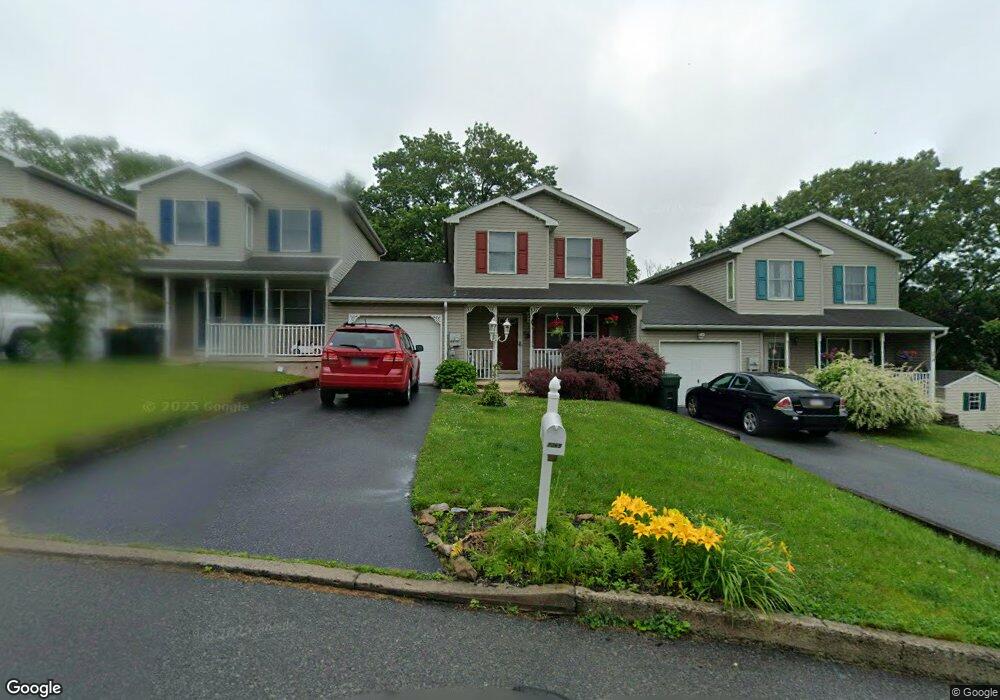 7369 E Hillcrest Ln, Slatington, PA 18080 - photo 1