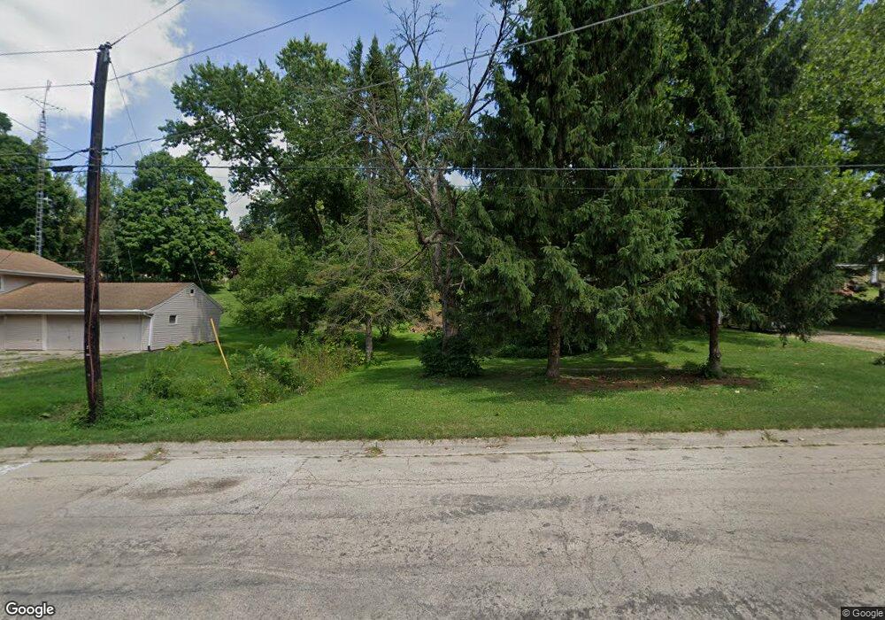 355 N Mill St, Freeport, IL 61032 - photo 1