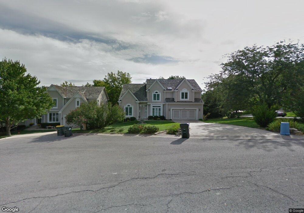 7511 Summit St, Shawnee, KS 66216 - photo 1