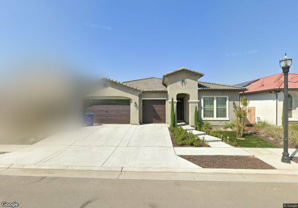 2849 N Douglas Ave, Fresno, CA 93727 - photo 1