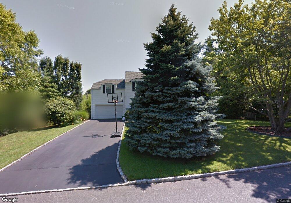 27 Vanderlyn Dr, Manhasset, NY 11030 - photo 1