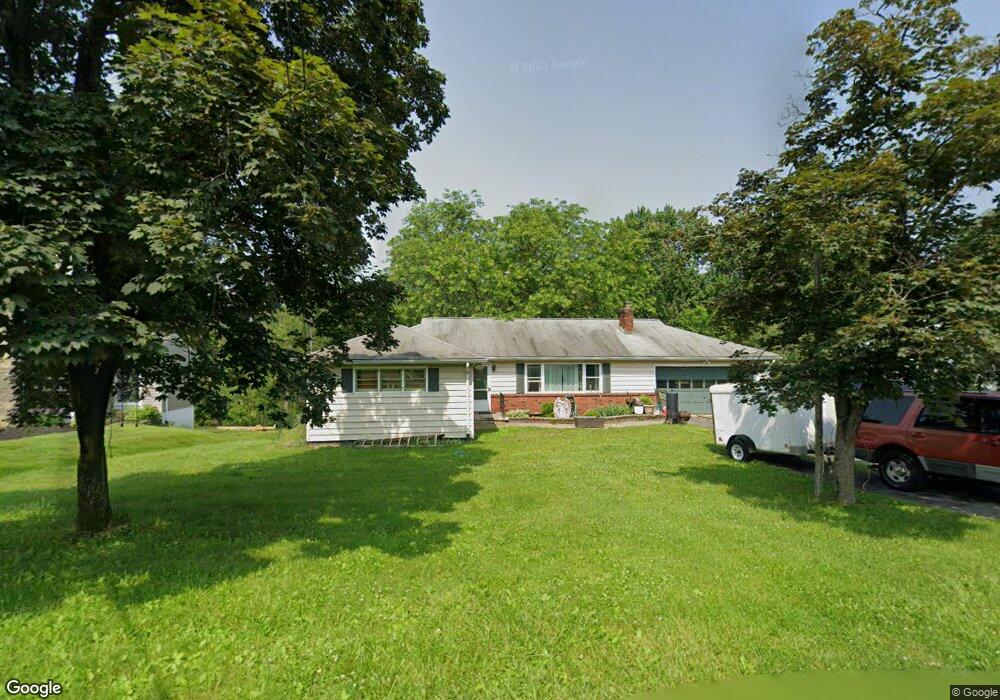 31 Round Hill Rd, Poughkeepsie, NY 12603 - photo 1