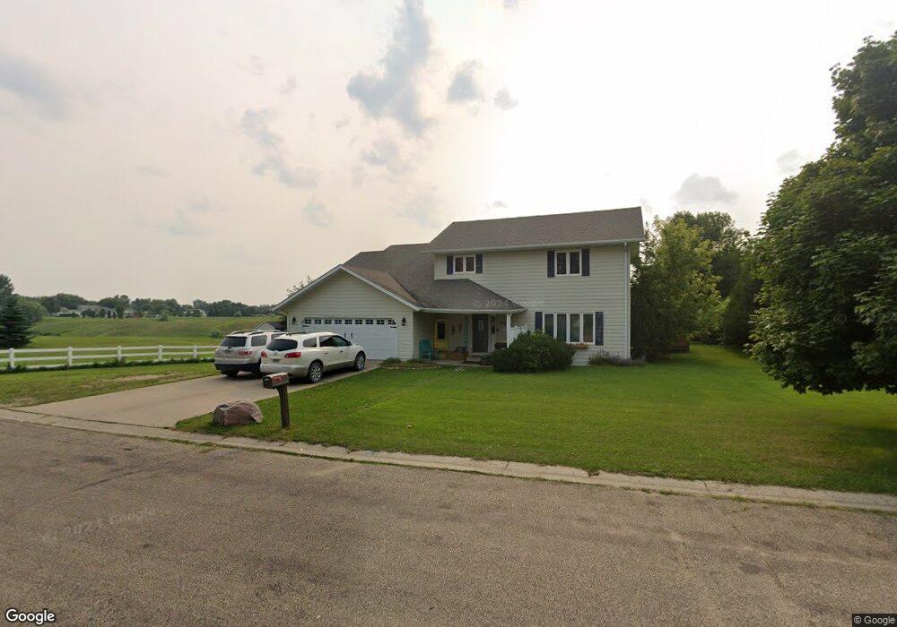 912 9th Ave SW, Jamestown, ND 58401 - photo 1