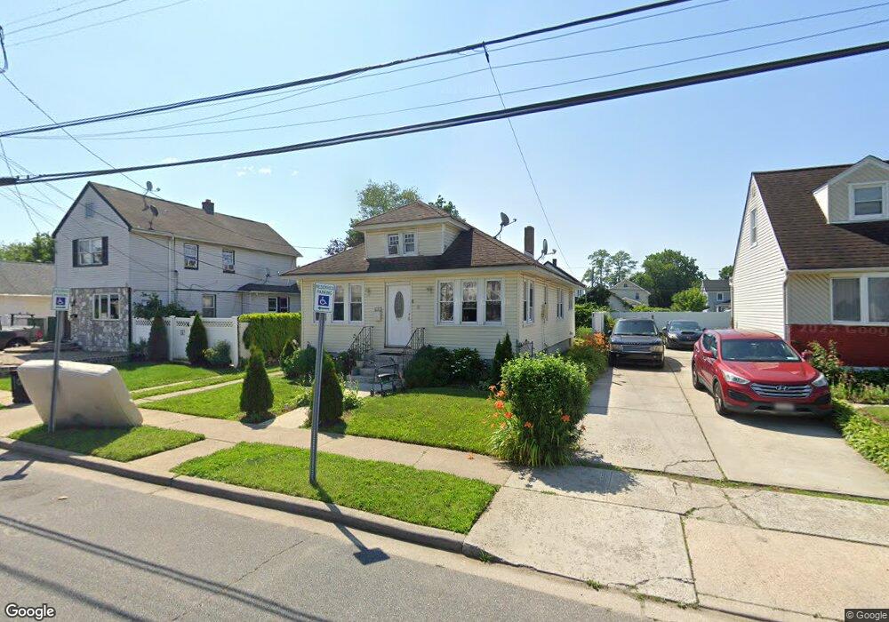 98 E Pennywood Ave, Roosevelt, NY 11575 - photo 1