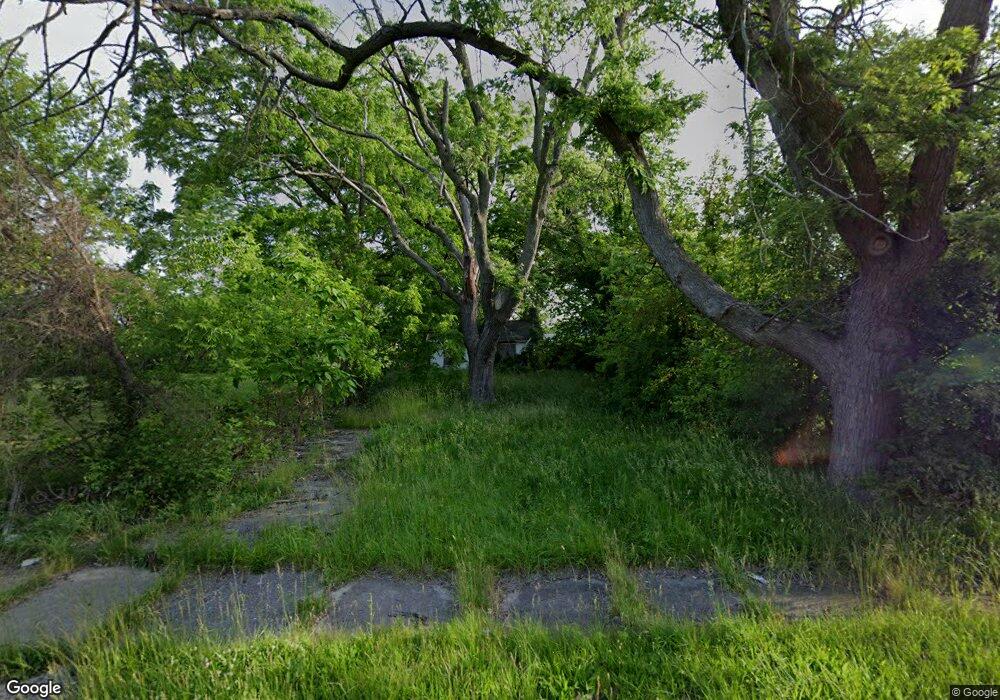 725 E Foss Ave, Flint, MI 48505 - photo 1