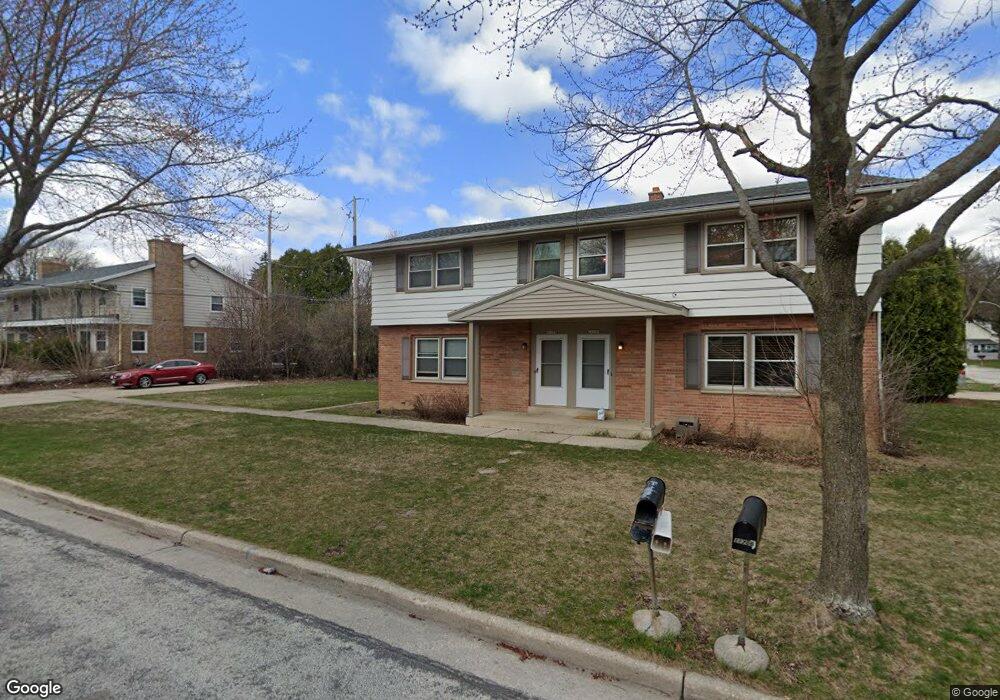 11706 W Diane Dr, Milwaukee, WI 53226 - photo 1