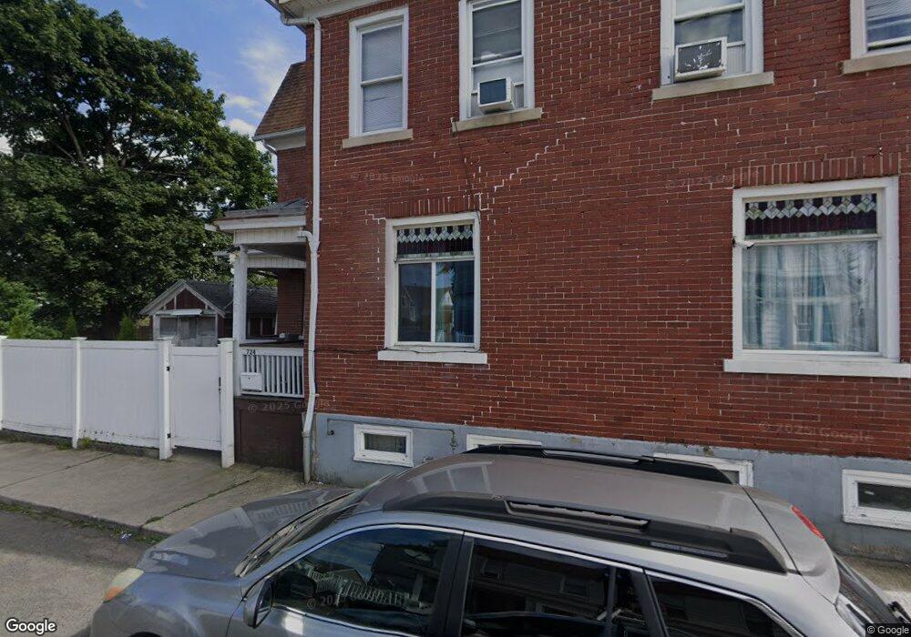 724 W 4th St, Hazleton, PA 18201 - photo 1