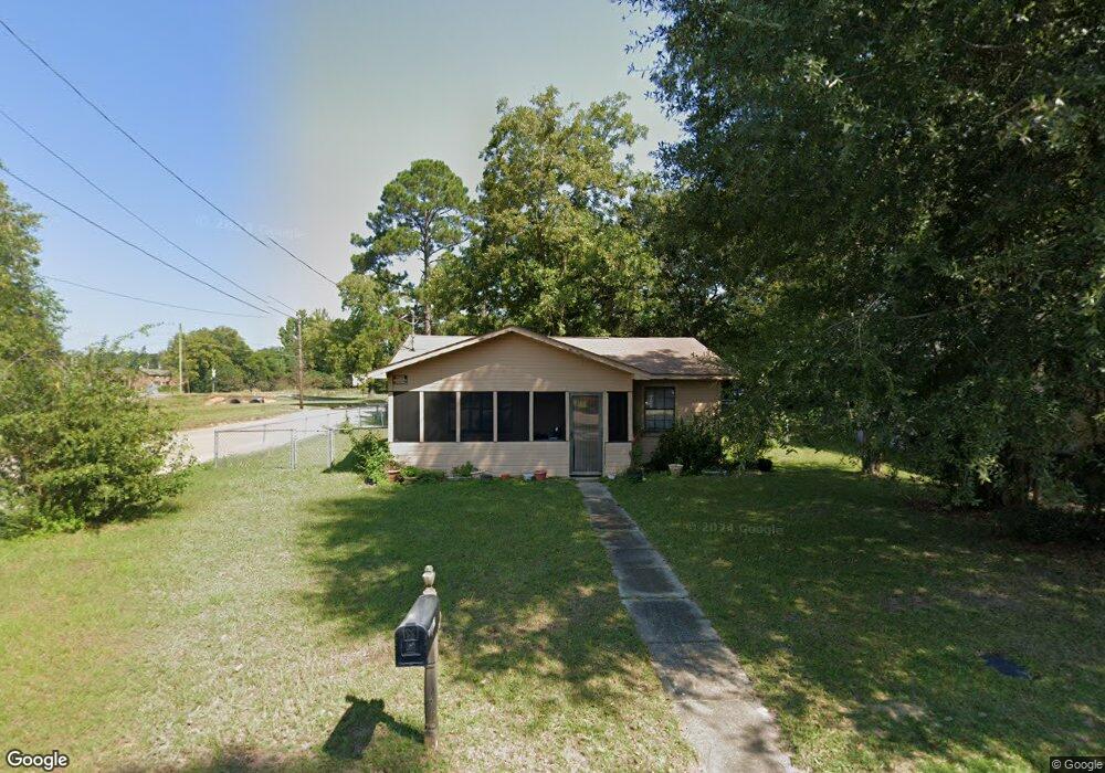 913 E Burdeshaw St, Dothan, AL 36303 - photo 1