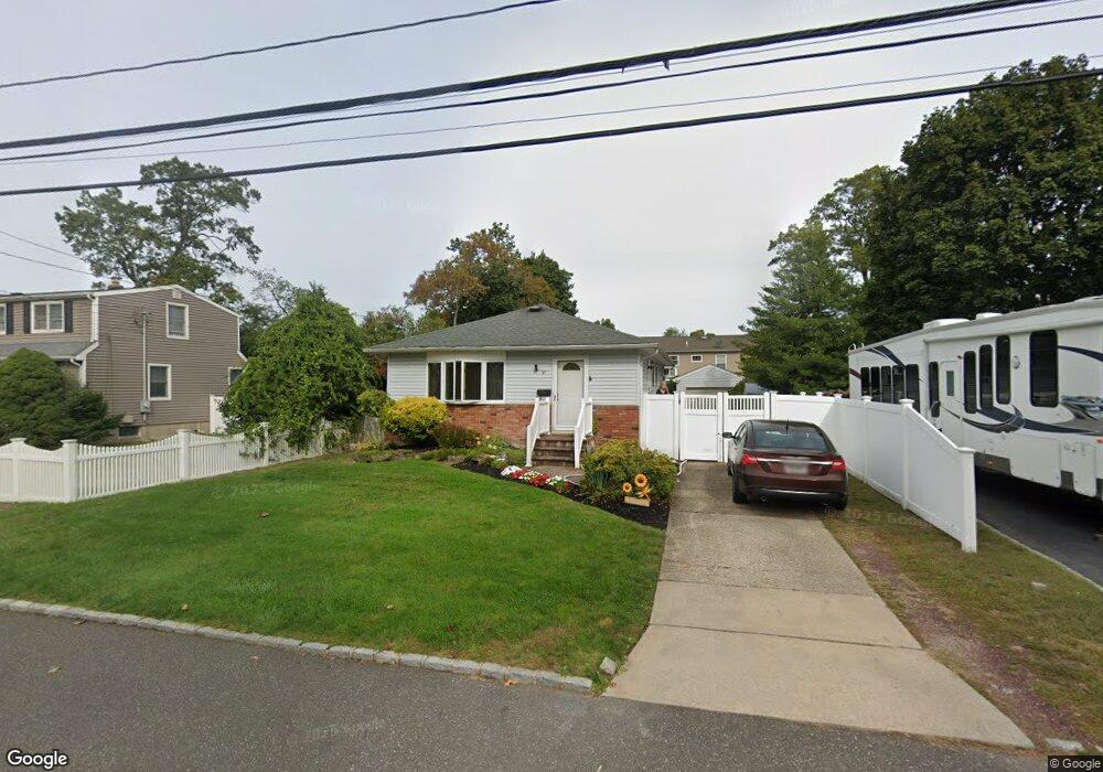 97 Bonaparte Ave, Islip, NY 11751 - photo 1