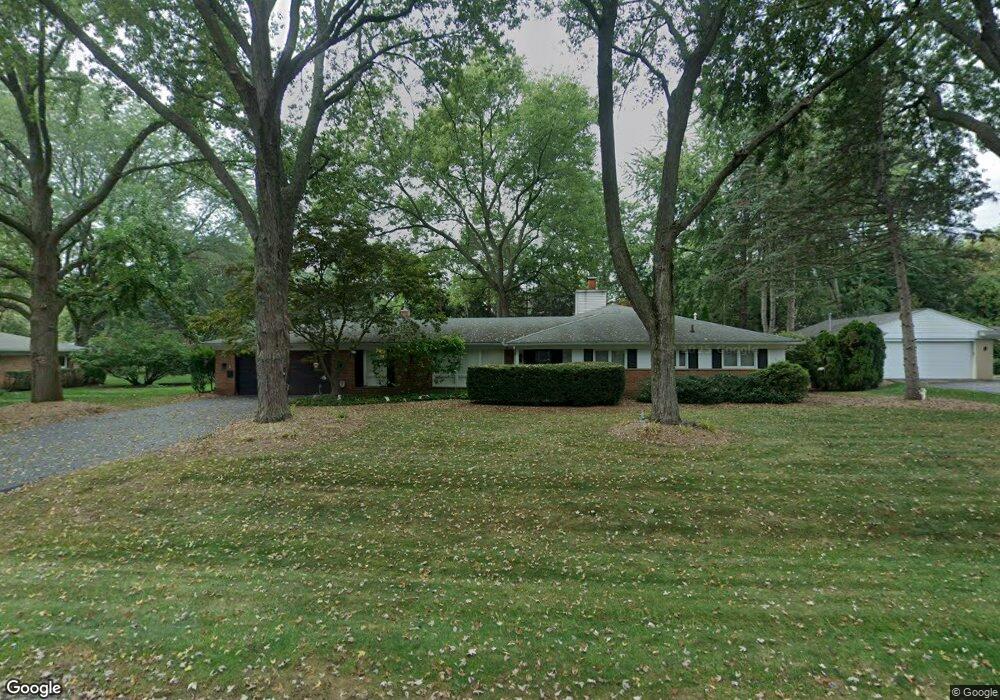 5574 Westwood Ln, Bloomfield Hills, MI 48301 - photo 1