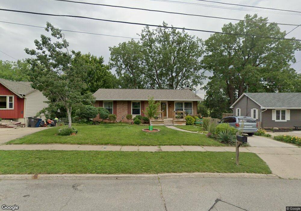 911 Winegardner Rd, Des Moines, IA 50317 - photo 1