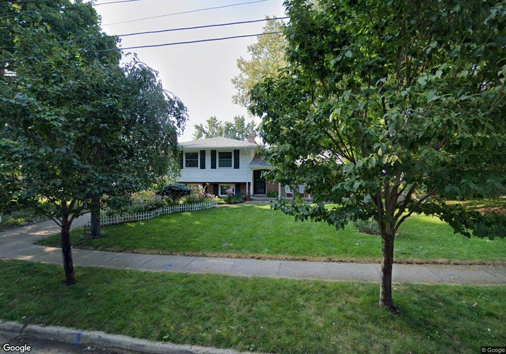 3222 Skyline Dr, Des Moines, IA 50310 - photo 1