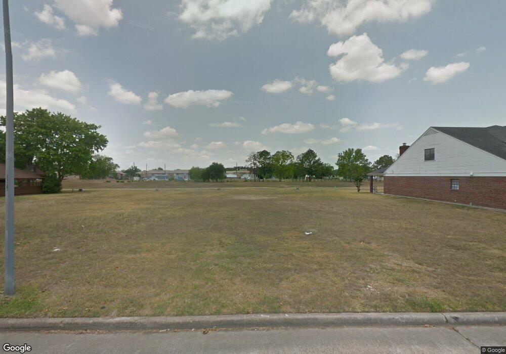 7717 Green Lawn Dr, Houston, TX 77088 - photo 1