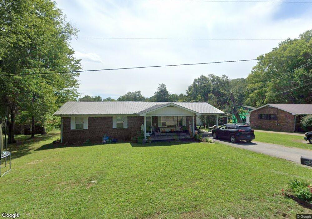 228 Cedar Ave, Linden, TN 37096 - photo 1