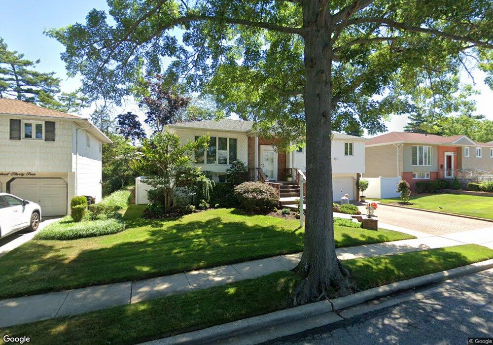 728 Eagle Dr, Valley Stream, NY 11581 - photo 1