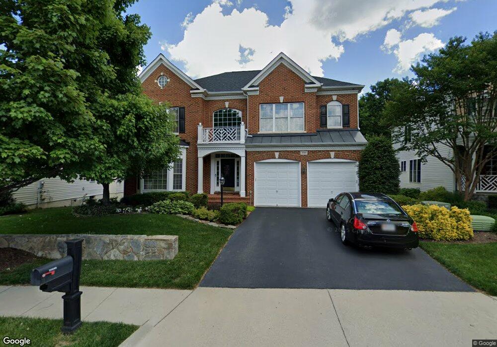 25686 South Village Dr, Chantilly, VA 20152 - photo 1