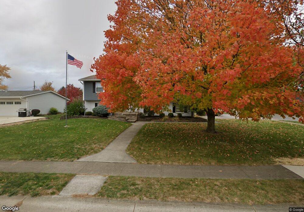 304 Cole Dr, Wapakoneta, OH 45895 - photo 1