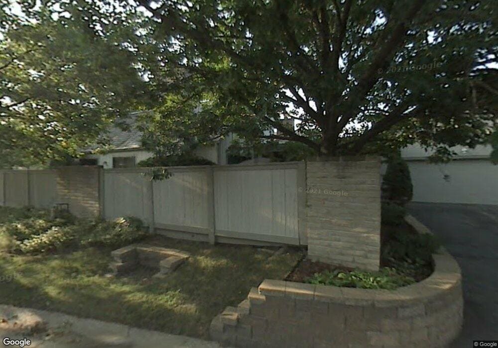 11 SW Pepper Tree Ln, Topeka, KS 66611 - photo 1