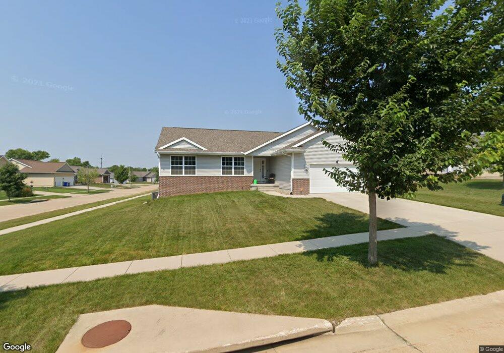 1408 Grizzly Dr NW, Cedar Rapids, IA 52405 - photo 1