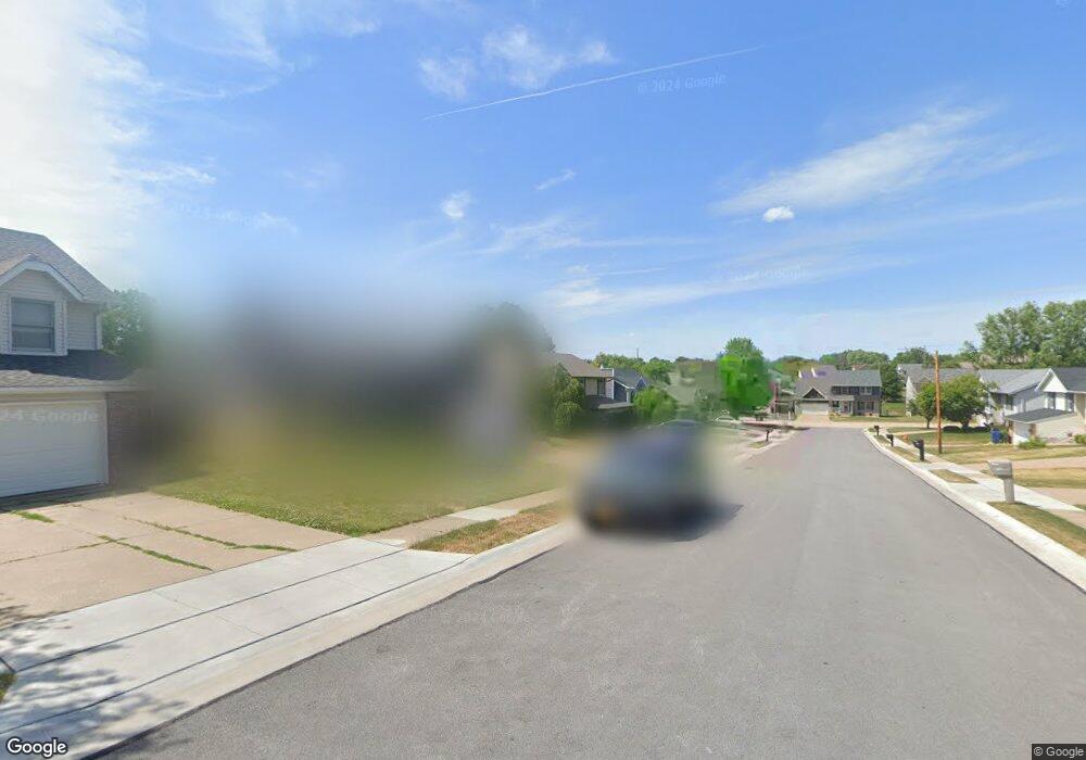 6128 N Elmwood Ave, Davenport, IA 52806 - photo 1