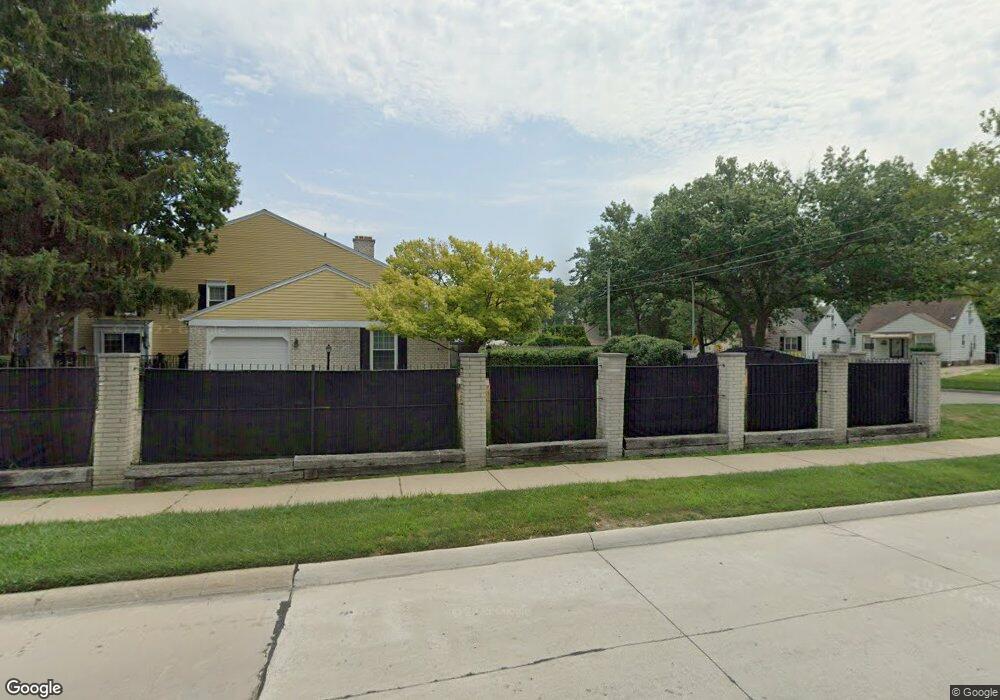 21904 Shore Pointe Ln, Saint Clair Shores, MI 48080 - photo 1