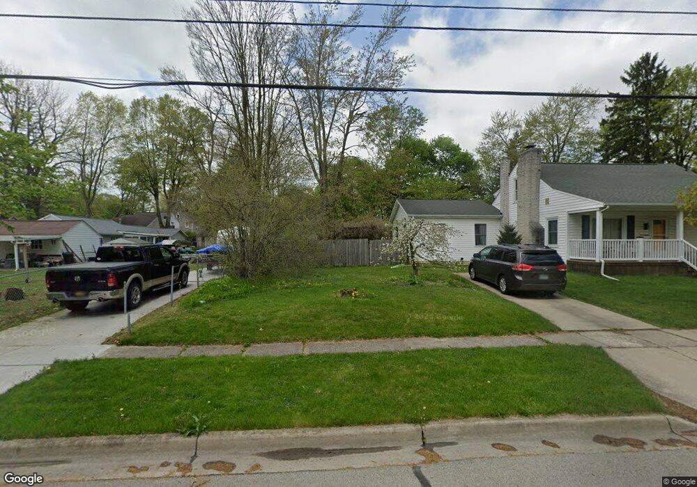 423 N Mckenzie St, Adrian, MI 49221 - photo 1