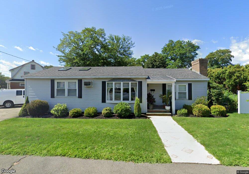 131 Pine St, Woburn, MA 01801 - photo 1