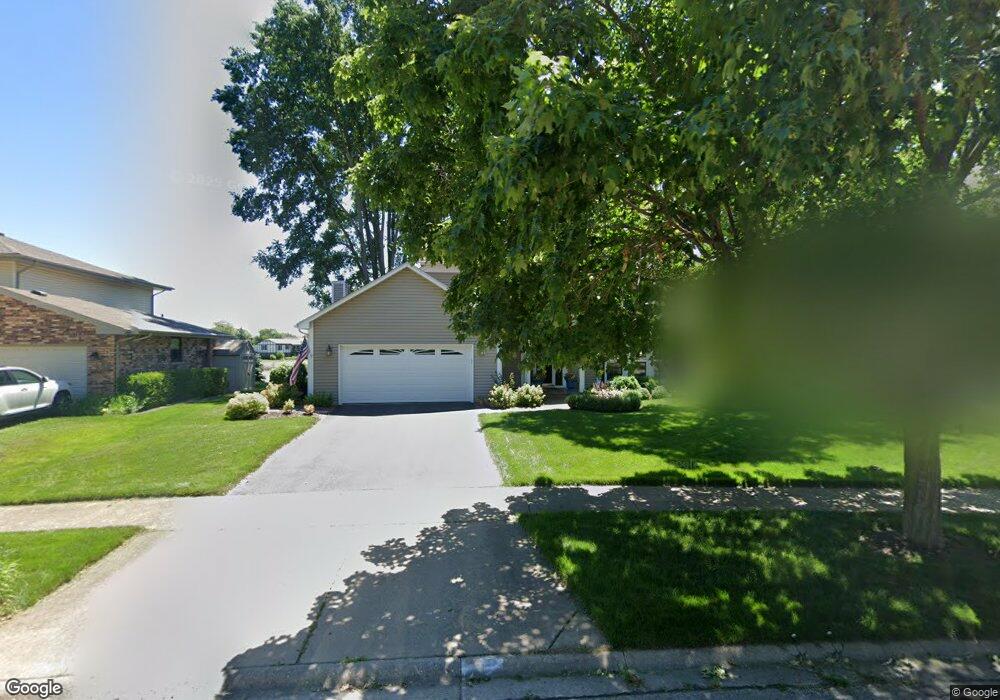 2100 Cherrywood Cir, Naperville, IL 60565 - photo 1