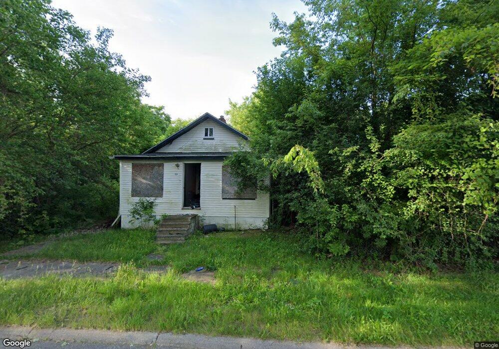 1054 E Austin Ave, Flint, MI 48505 - photo 1