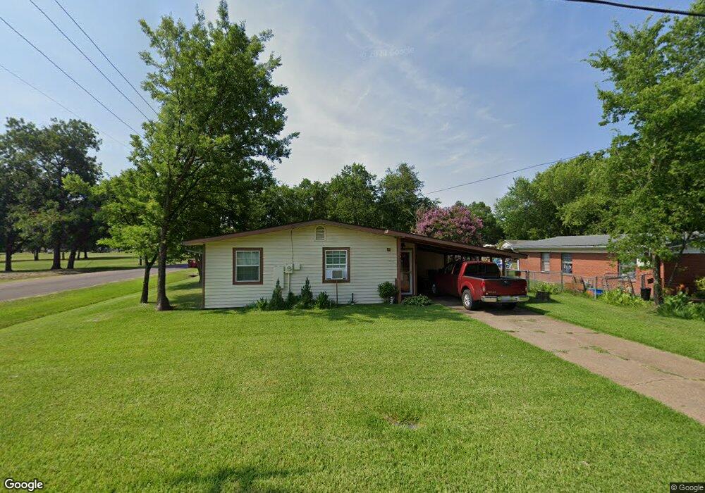 910 E 12th St, Bonham, TX 75418 - photo 1