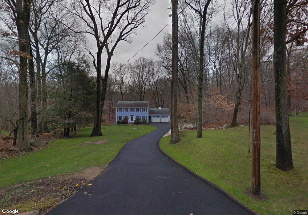 34 Daffodil Ln, Cos Cob, CT 06807 - photo 1