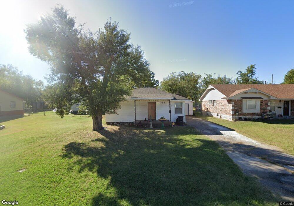 225 W Pulaski St, Shawnee, OK 74804 - photo 1