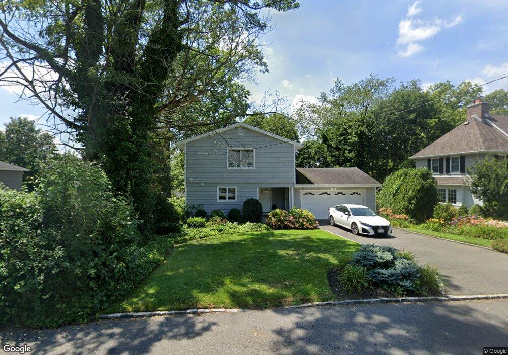 15 Briarcliff Dr unit A, Port Washington, NY 11050 - photo 1