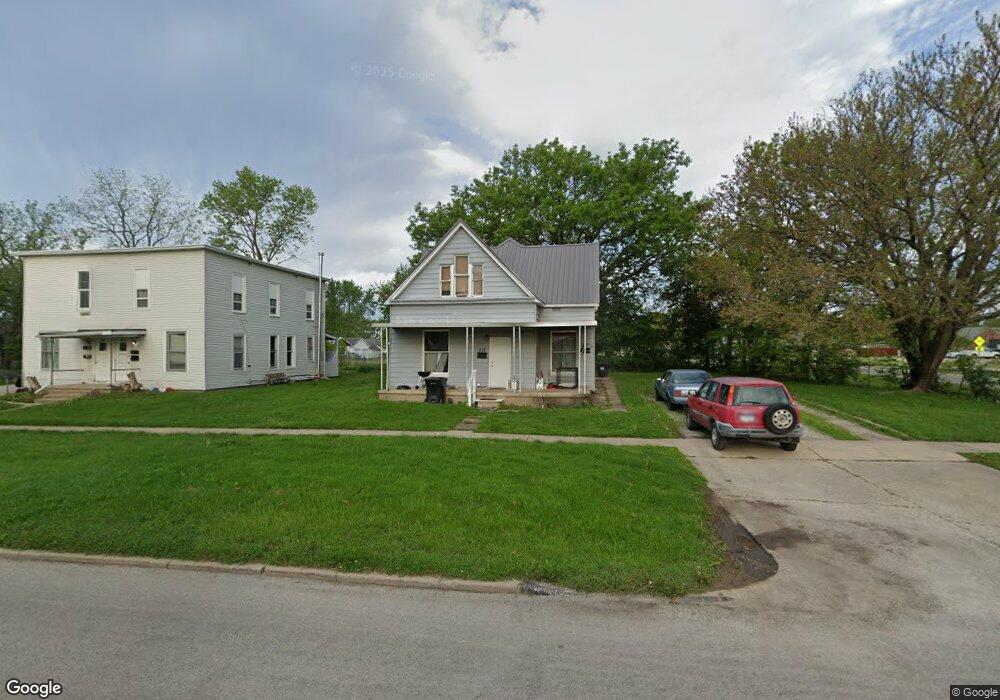 217 N 10th St, Mattoon, IL 61938 - photo 1