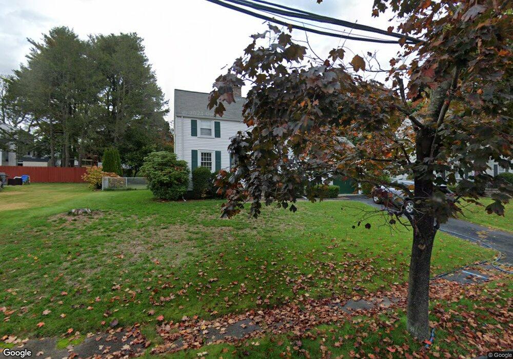 10 Trinity Cir, Waltham, MA 02453 - photo 1