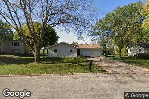 1006 S Wind St, Flandreau, SD 57028