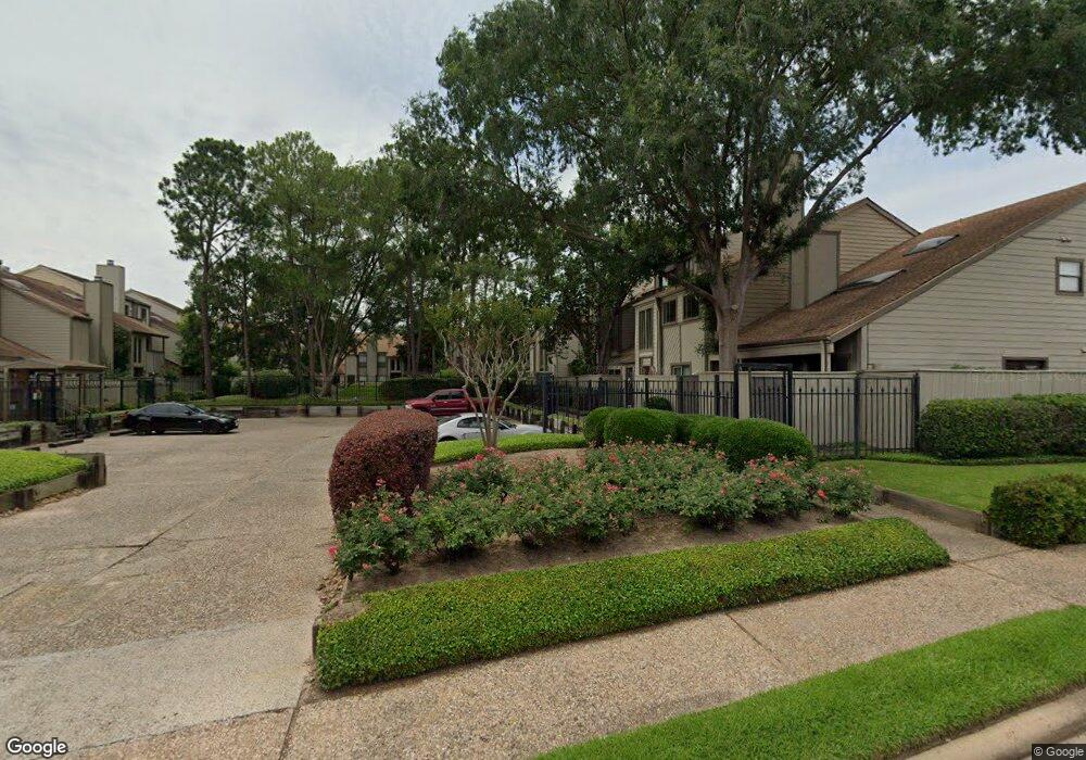1051 Country Place Dr unit 1051, Houston, TX 77079 - photo 1