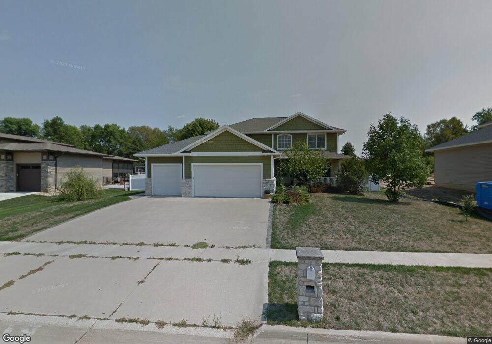 1107 Eagle Ridge Rd, Cedar Falls, IA 50613 - photo 1