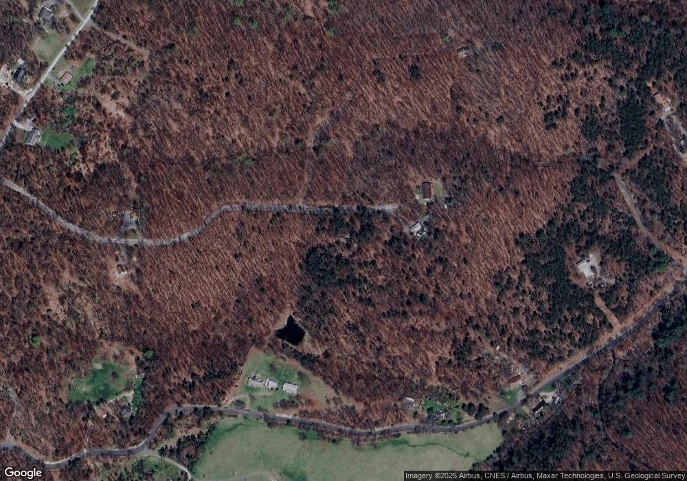 318 Pinewood Ln, Berkeley Springs, WV 25411 - photo 1