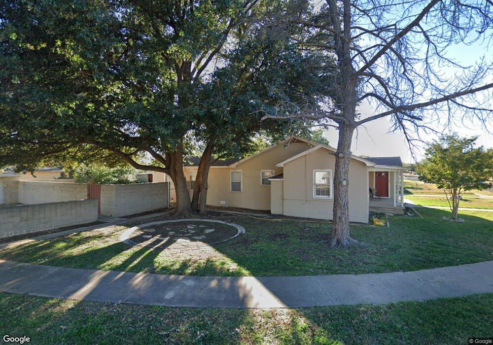 204 Jefferson St, Big Spring, TX 79720 - photo 1