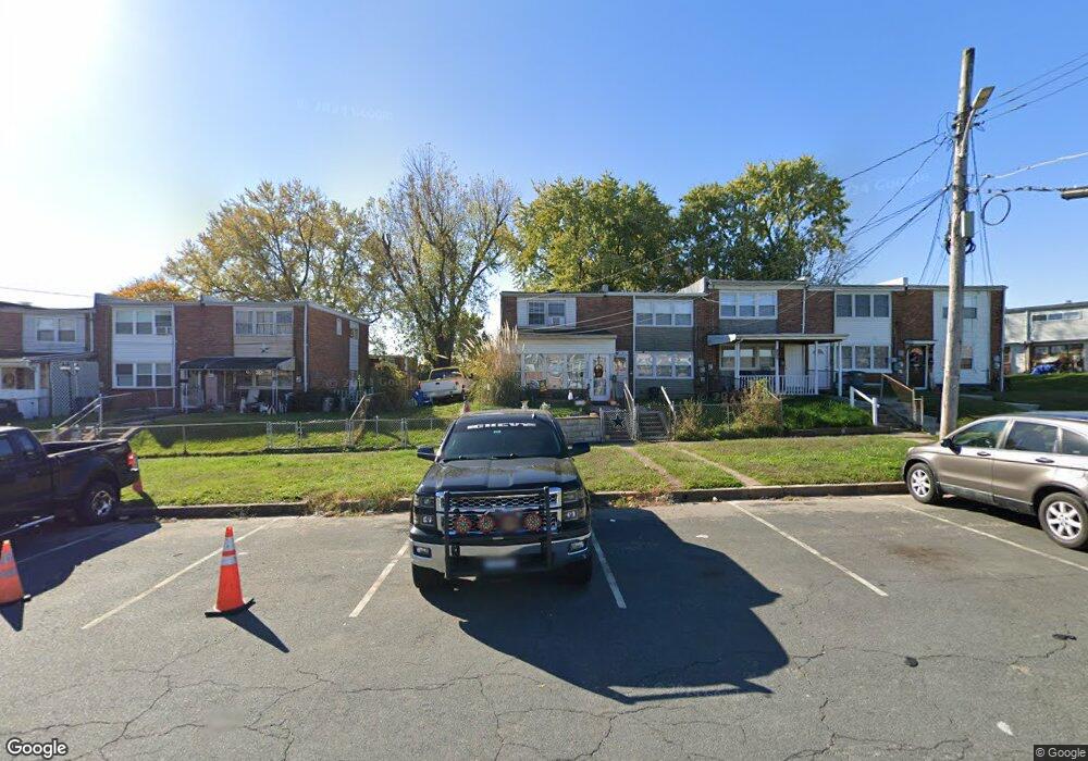 809 Seckel Ct, Halethorpe, MD 21227 - photo 1