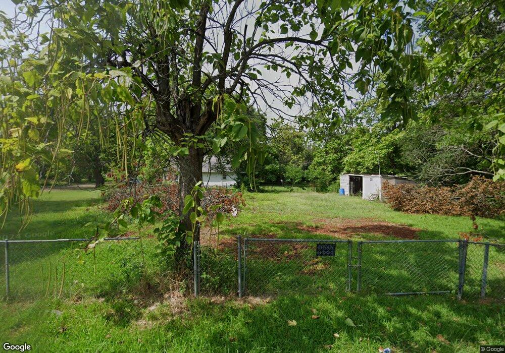 708 W Kiamichi St, Hugo, OK 74743 - photo 1