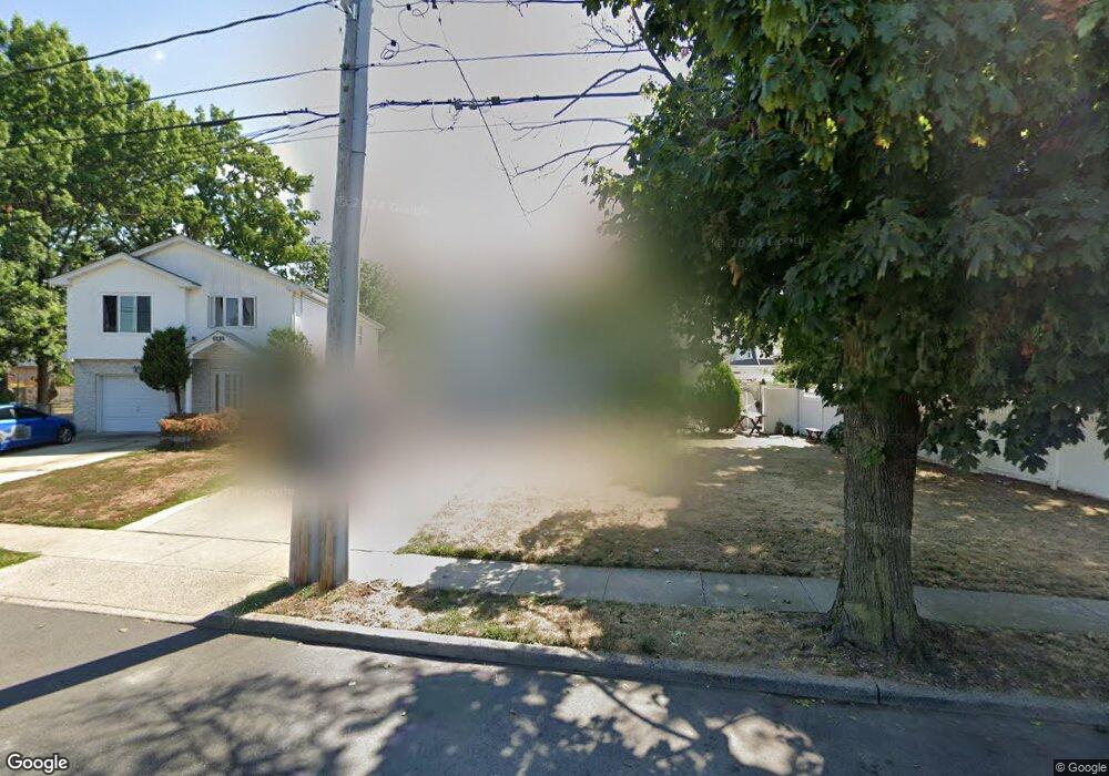 587 Hempstead Gardens Dr, West Hempstead, NY 11552 - photo 1