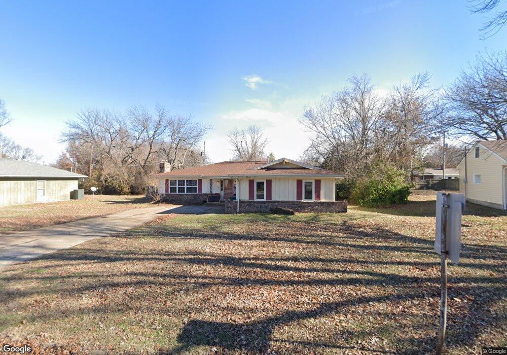 1008 29th N A, Parsons, KS 67357 - photo 1